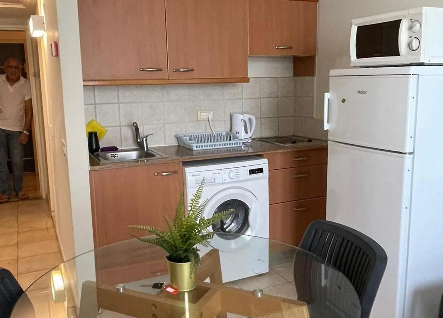 One Bedroom And One Livingroom Apartment With Full Kitchen And Full Bath Hayfa İsrail